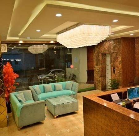 Hotel Raghuveer Inn By Bookingcare Sitapur Muafi Exteriör bild