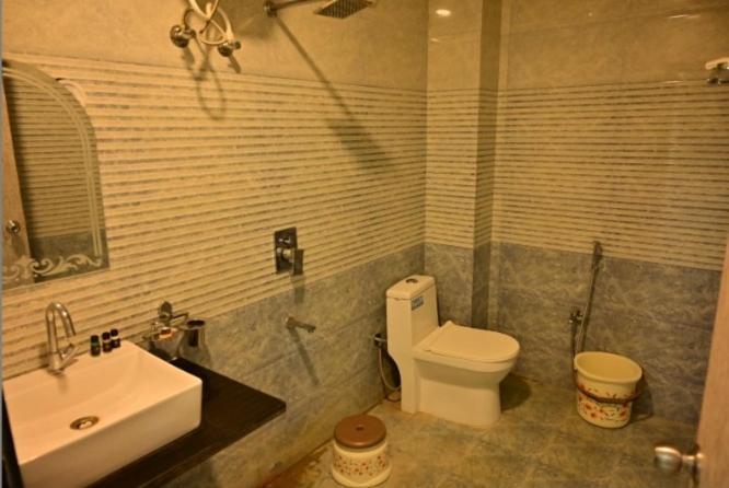 Hotel Raghuveer Inn By Bookingcare Sitapur Muafi Exteriör bild