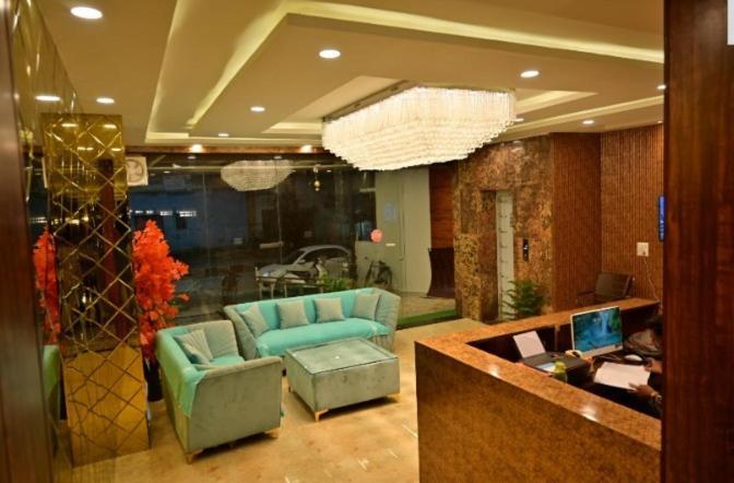 Hotel Raghuveer Inn By Bookingcare Sitapur Muafi Exteriör bild